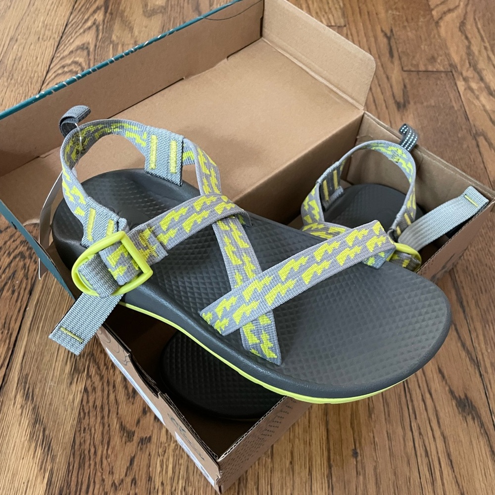 Gray and Yellow chacos women’s 7